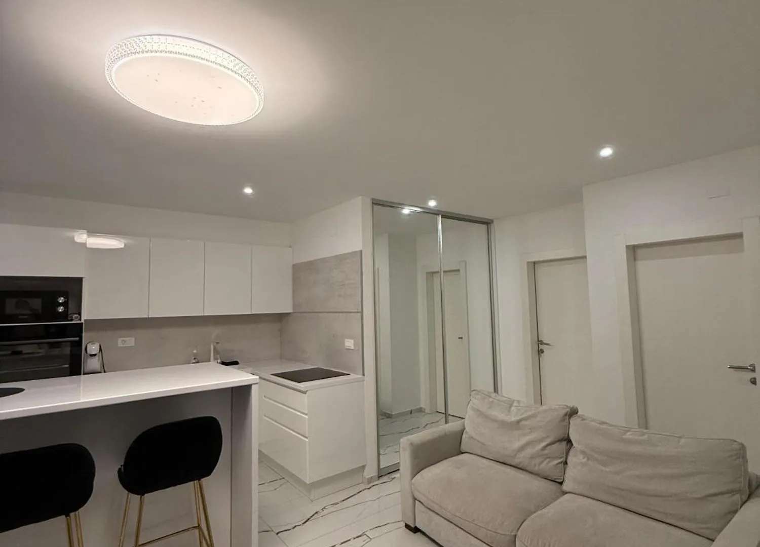 Luxury Oasis With Private Pool & Parking Apartment Split